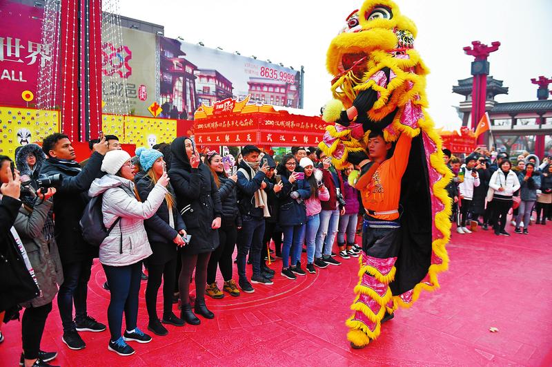 春节假期陕西省接待游客近4766万人次 接待游客和旅游收入分别同比增长16.33%和25.18%