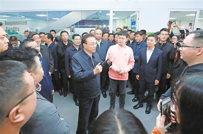 李克强在陕西考察时强调 深化改革开放 积极奋发有为 促进经济平稳发展和民生持续改善 