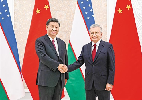 习近平同乌兹别克斯坦总统米尔济约耶夫会谈 
