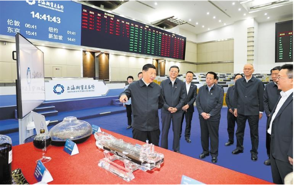 习近平在上海考察时强调  聚焦建设“五个中心”重要使命 加快建成社会主义现代化国际大都市  返京途中在江苏盐城考察  蔡奇陪同考察
