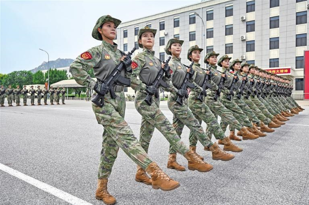 各项准备基本完成 新型装备将集中亮相  ——国新办发布会公布九三阅兵活动具体安排 